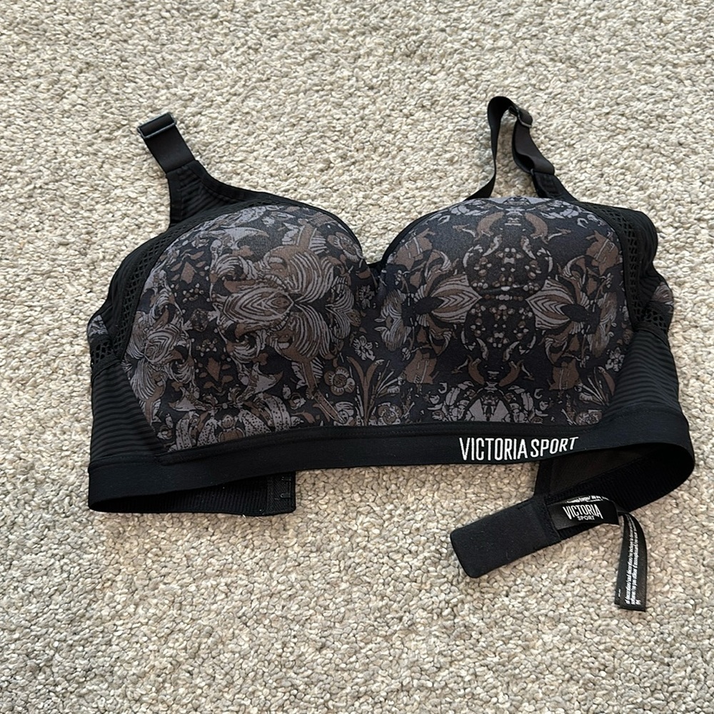 Beautiful floral print sports bra 32DD ultimate bra high impact